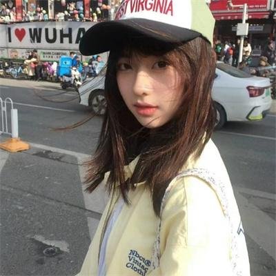 拥抱太阳的月亮